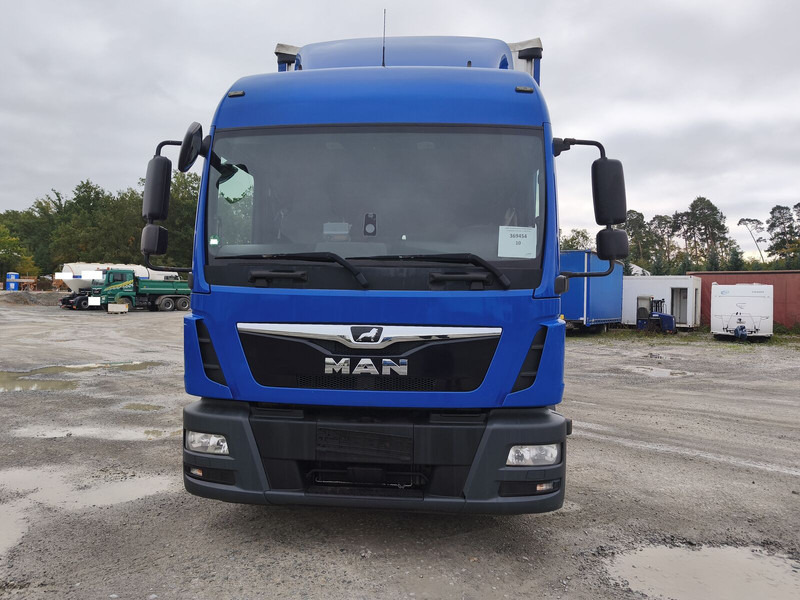 MAN TGL 8.220 Plane Jumbo Gardine Euro6 4x2 (10) - Camion centinato: foto 3 MAN TGL 8.220 Plane Jumbo Gardine Euro6 4x2 (10) - Camion centinato: foto 3