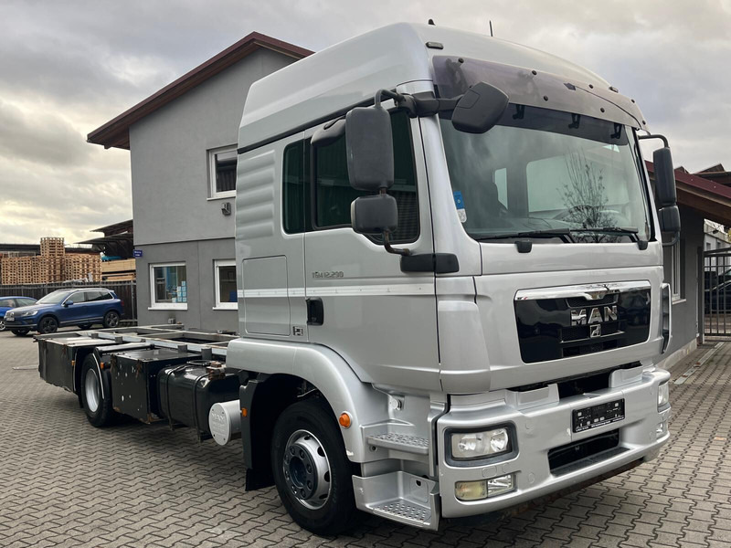 MAN TGM 12.290 BDF 4x2 Euro 5 - Autocarro telaio: foto 3 MAN TGM 12.290 BDF 4x2 Euro 5 - Autocarro telaio: foto 3