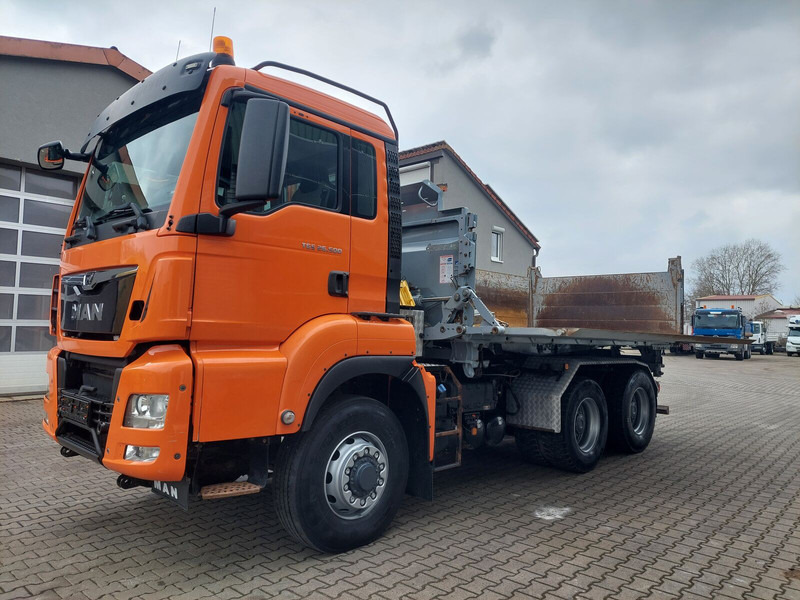 MAN TGS 26.500 Hydrodrive Schwarzmüller Wechselsystem SZM - Autocarro ribaltabile: foto 1 MAN TGS 26.500 Hydrodrive Schwarzmüller Wechselsystem SZM - Autocarro ribaltabile: foto 1