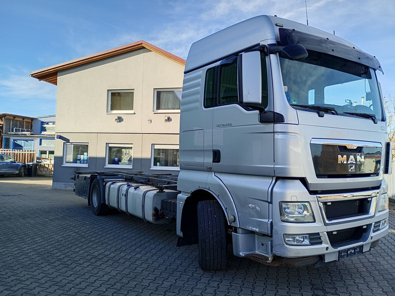 MAN TGX 18.440 BDF 4X2 Euro 5 (38) - Autocarro telaio: foto 1 MAN TGX 18.440 BDF 4X2 Euro 5 (38) - Autocarro telaio: foto 1