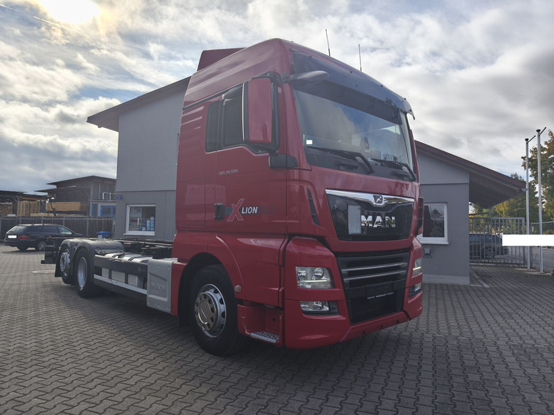MAN TGX 26.500 BDF 6x2 Euro 6 Retarder Standard Lift+Lenk Euro 6 (29 - Autocarro telaio: foto 2 MAN TGX 26.500 BDF 6x2 Euro 6 Retarder Standard Lift+Lenk Euro 6 (29 - Autocarro telaio: foto 2