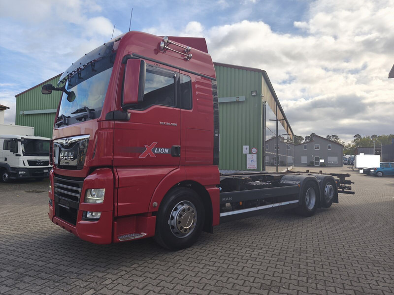 MAN TGX 26.500 BDF 6x2 Euro 6 Retarder Standard Lift+Lenk Euro 6 (29 - Autocarro telaio: foto 1 MAN TGX 26.500 BDF 6x2 Euro 6 Retarder Standard Lift+Lenk Euro 6 (29 - Autocarro telaio: foto 1