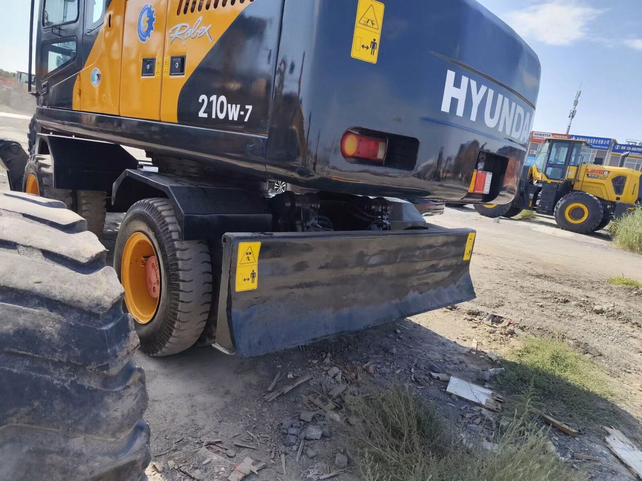 Hyundai R210-7 / Cummins / 1800MTH / Like NEW/20,5Tons/Sp R210-7 / Cummins / 1800MTH / Like NEW/20,5Tons/Special Ofert - Escavatore gommato: foto 3 Hyundai R210-7 / Cummins / 1800MTH / Like NEW/20,5Tons/Sp R210-7 / Cummins / 1800MTH / Like NEW/20,5Tons/Special Ofert - Escavatore gommato: foto 3