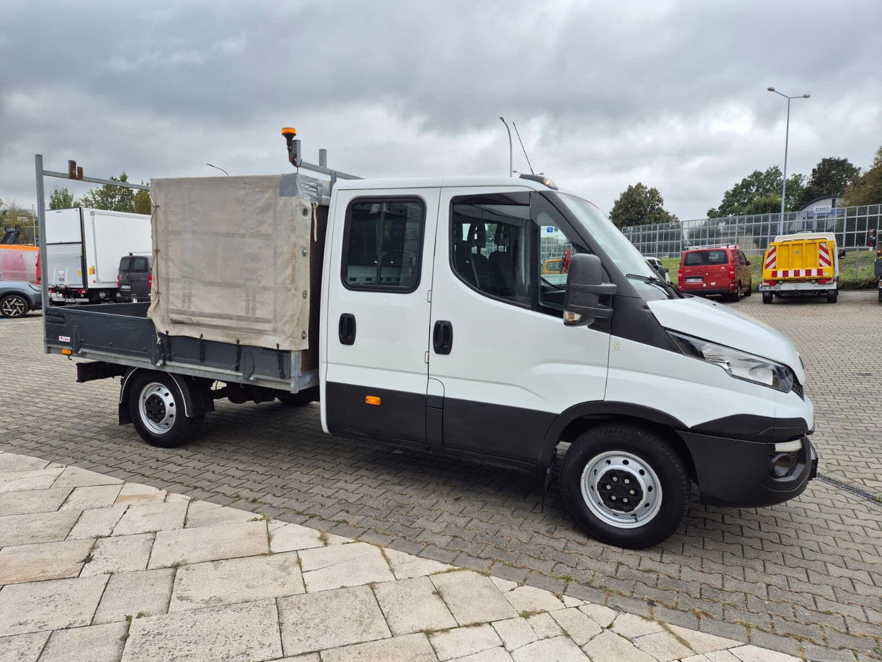 Iveco Daily 35 35S15 / Doka / 1 Owner / LOW KM / 7 Seats - Furgone con cassone fisso: foto 5 Iveco Daily 35 35S15 / Doka / 1 Owner / LOW KM / 7 Seats - Furgone con cassone fisso: foto 5