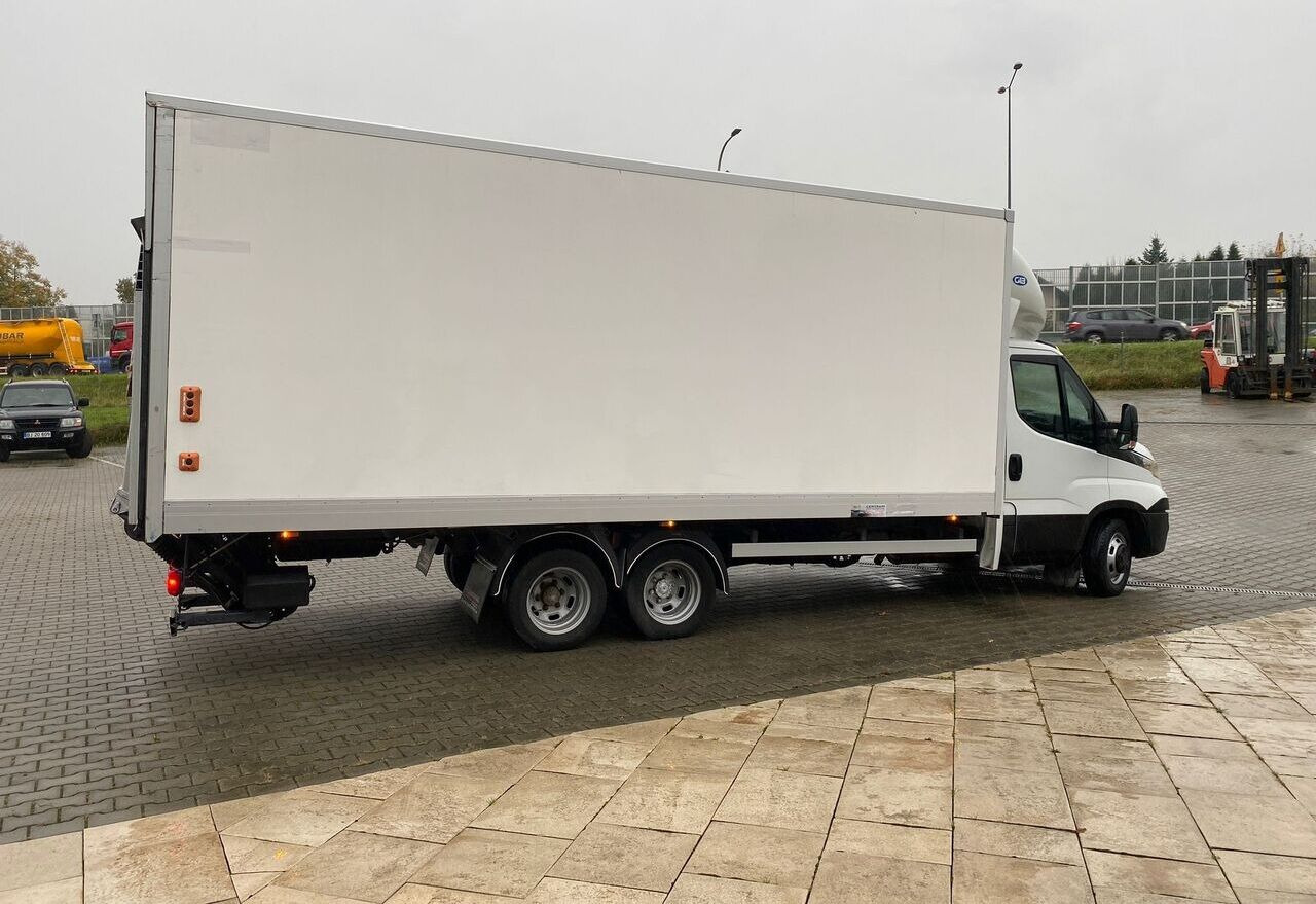 Iveco Daily 35C18 35C180 / Container / Veldhuizen Trailer / 3 Axes / KAT. B+ - Autocarro furgonato: foto 4 Iveco Daily 35C18 35C180 / Container / Veldhuizen Trailer / 3 Axes / KAT. B+ - Autocarro furgonato: foto 4