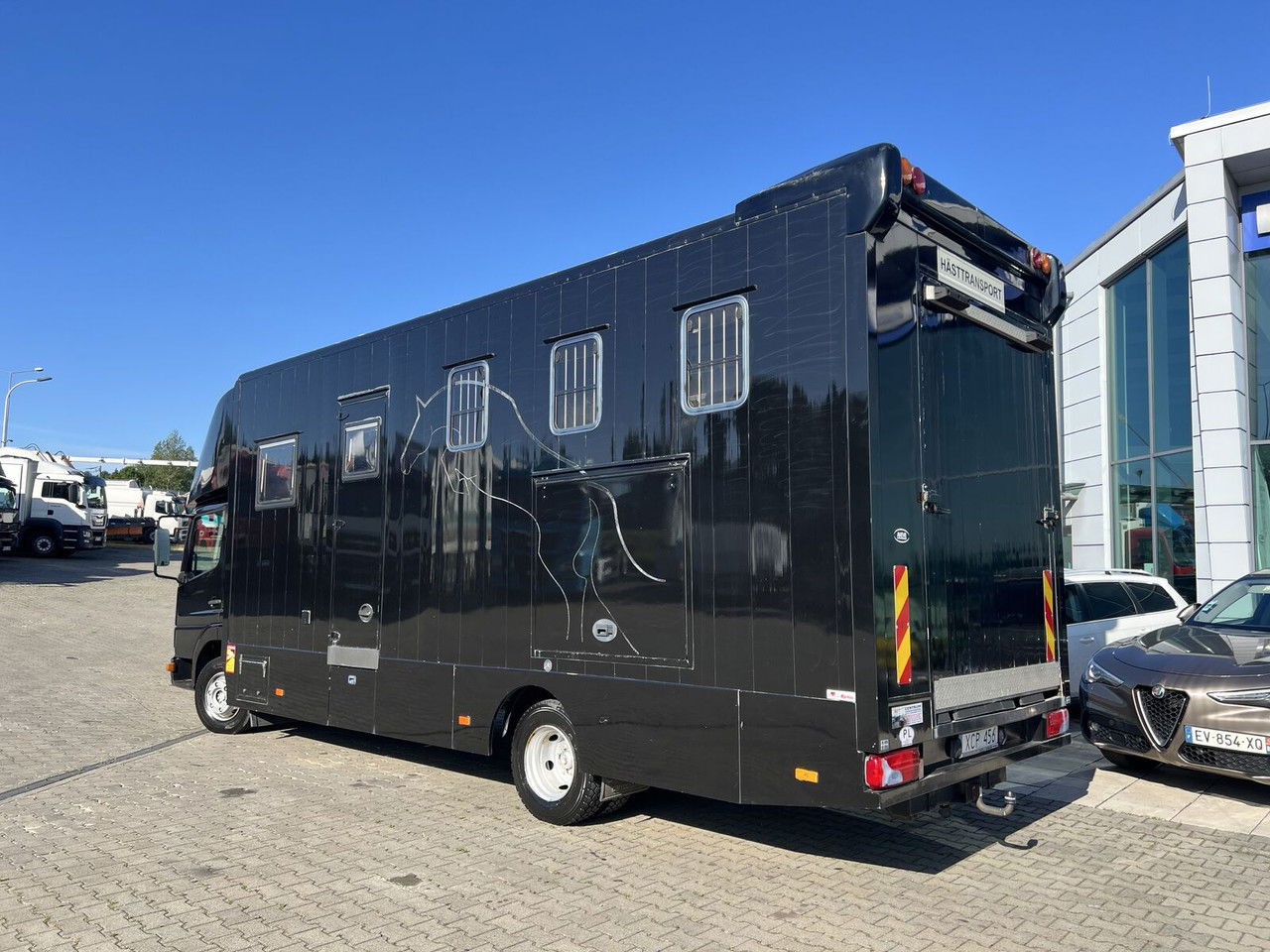 Mercedes-Benz Atego 815 For 4 horses + 3 people / like camper - Van trasporto cavalli: foto 4 Mercedes-Benz Atego 815 For 4 horses + 3 people / like camper - Van trasporto cavalli: foto 4