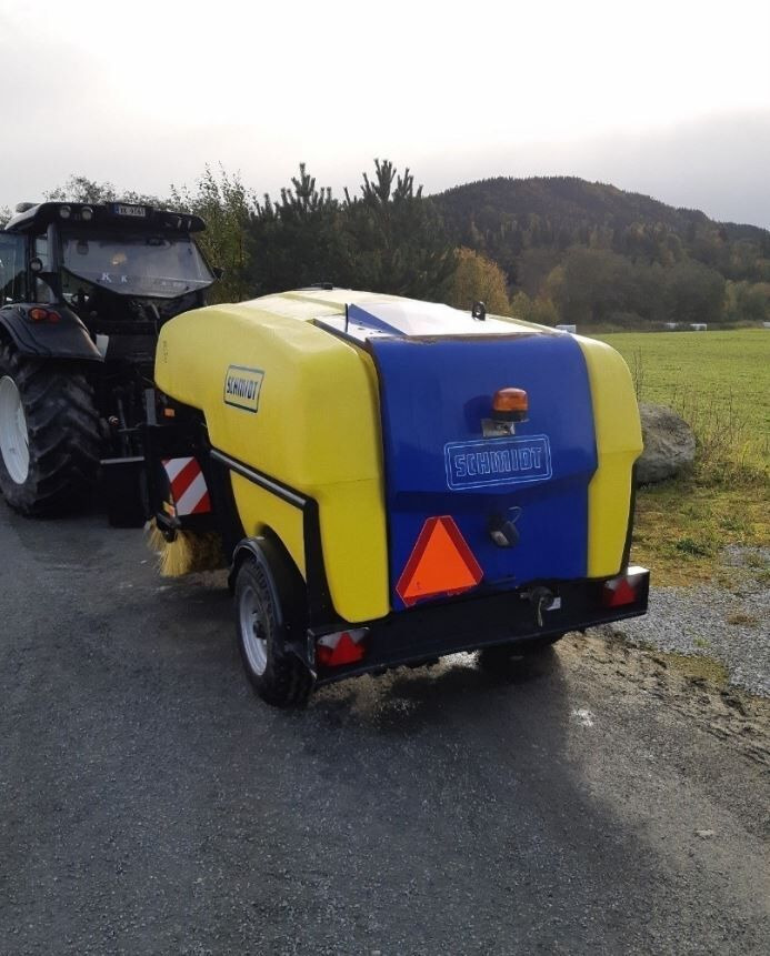 Schmidt TSS 122, Like NEW - Spazzatrice stradale: foto 3 Schmidt TSS 122, Like NEW - Spazzatrice stradale: foto 3