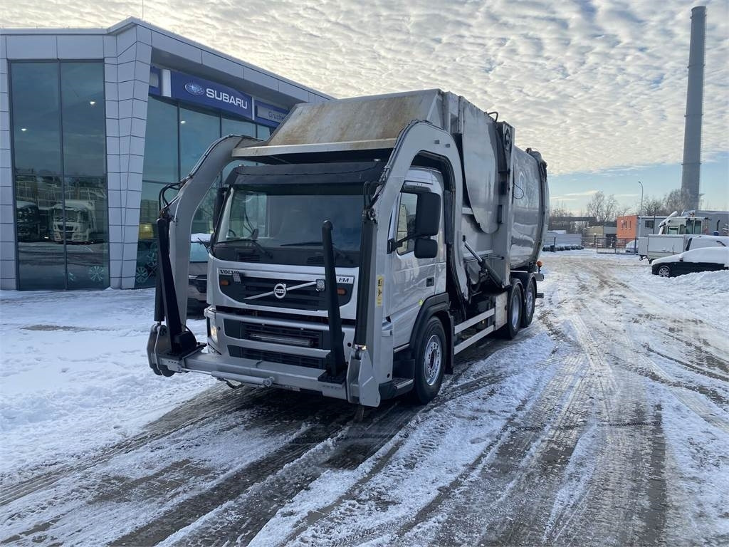 Volvo FM 420 6X2 / NTM / SUPER CONDITION - Camion immondizia: foto 2 Volvo FM 420 6X2 / NTM / SUPER CONDITION - Camion immondizia: foto 2