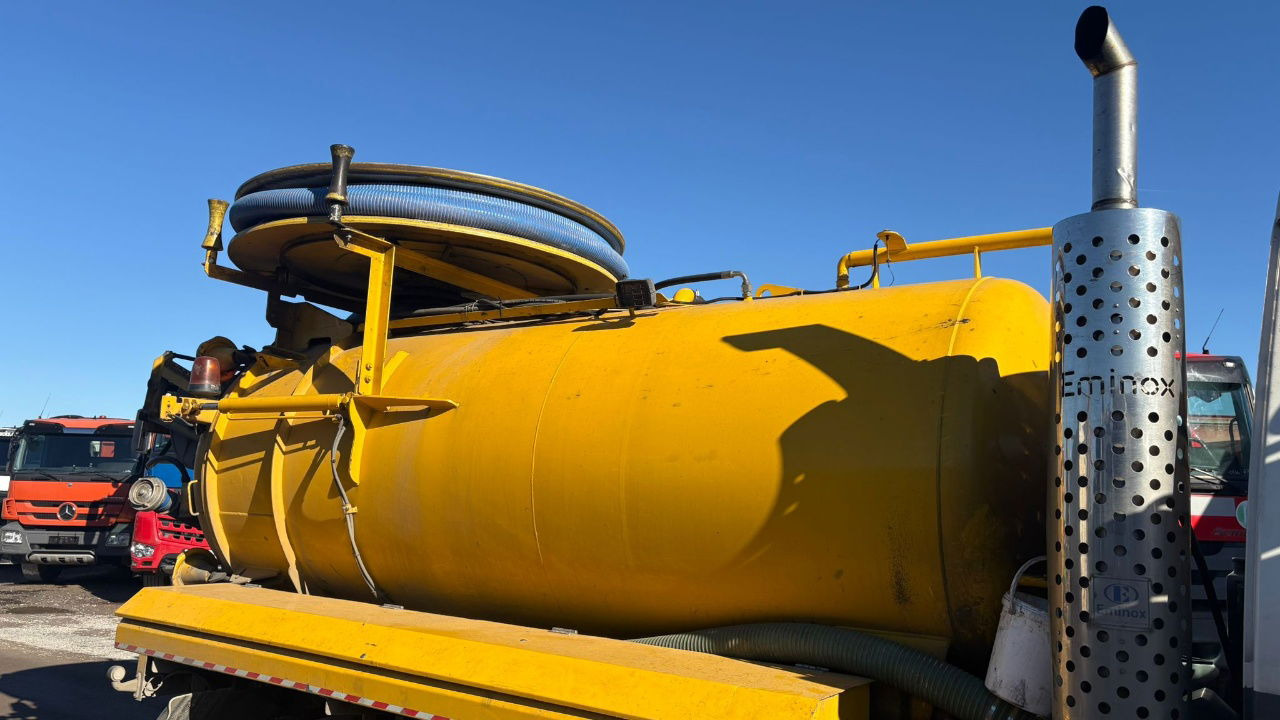 DAF AE55 4x2 vacuum + pressure truck - 8000 liters - Autospurgo: foto 4 DAF AE55 4x2 vacuum + pressure truck - 8000 liters - Autospurgo: foto 4