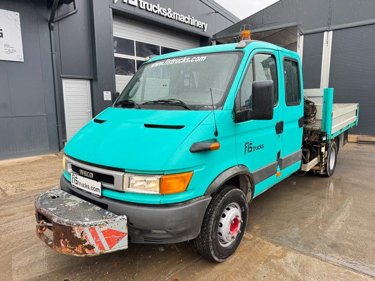 Iveco Daily 65 C15 stake body - Hiab 045-3 - 7.5M - Furgone con cassone fisso: foto 1 Iveco Daily 65 C15 stake body - Hiab 045-3 - 7.5M - Furgone con cassone fisso: foto 1