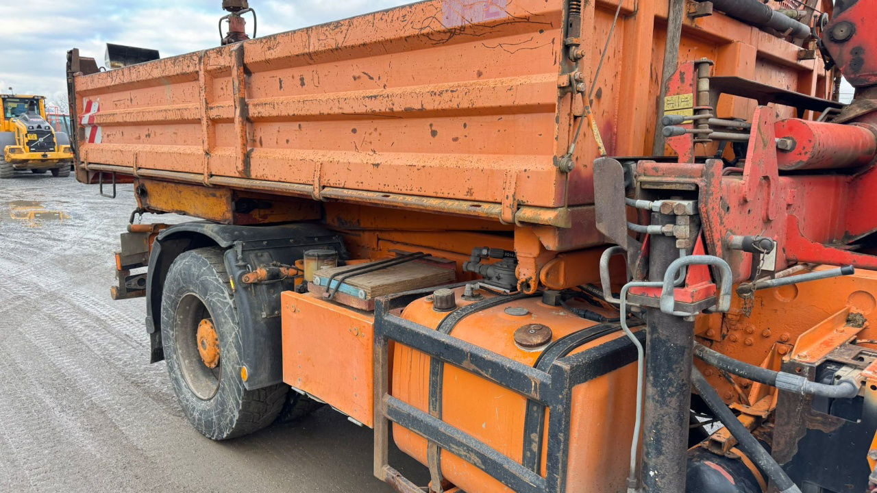 MAN 19.293 4x4 tipper 14.8M - remote control - Autocarro ribaltabile: foto 4 MAN 19.293 4x4 tipper 14.8M - remote control - Autocarro ribaltabile: foto 4