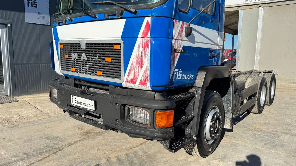 MAN 25.272 6x4 chassis- complete spring - Autocarro telaio: foto 2 MAN 25.272 6x4 chassis- complete spring - Autocarro telaio: foto 2