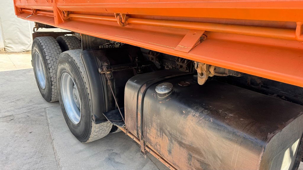 MAN 26.372 6x4 meiller tipper - Autocarro ribaltabile: foto 4 MAN 26.372 6x4 meiller tipper - Autocarro ribaltabile: foto 4
