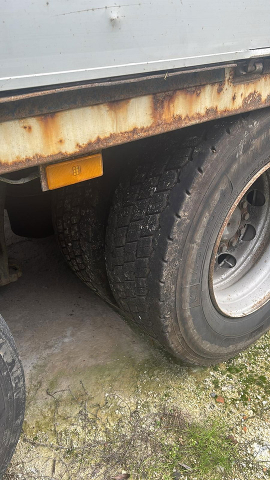 Mercedes-Benz Actros 2536 L 6x2 stake body - lifting axle - Autocarro con pianale/ Cassone fisso: foto 4 Mercedes-Benz Actros 2536 L 6x2 stake body - lifting axle - Autocarro con pianale/ Cassone fisso: foto 4