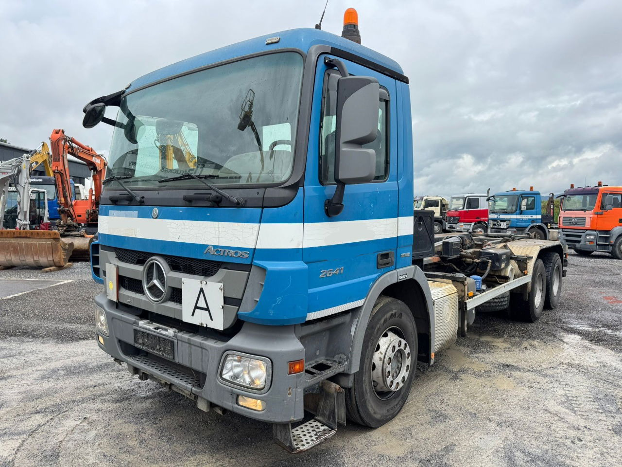 Mercedes-Benz Actros 2641 6x4 hiab abroll tipper - spring - Autocarro portacontainer/ Caisse interchangeable: foto 1 Mercedes-Benz Actros 2641 6x4 hiab abroll tipper - spring - Autocarro portacontainer/ Caisse interchangeable: foto 1