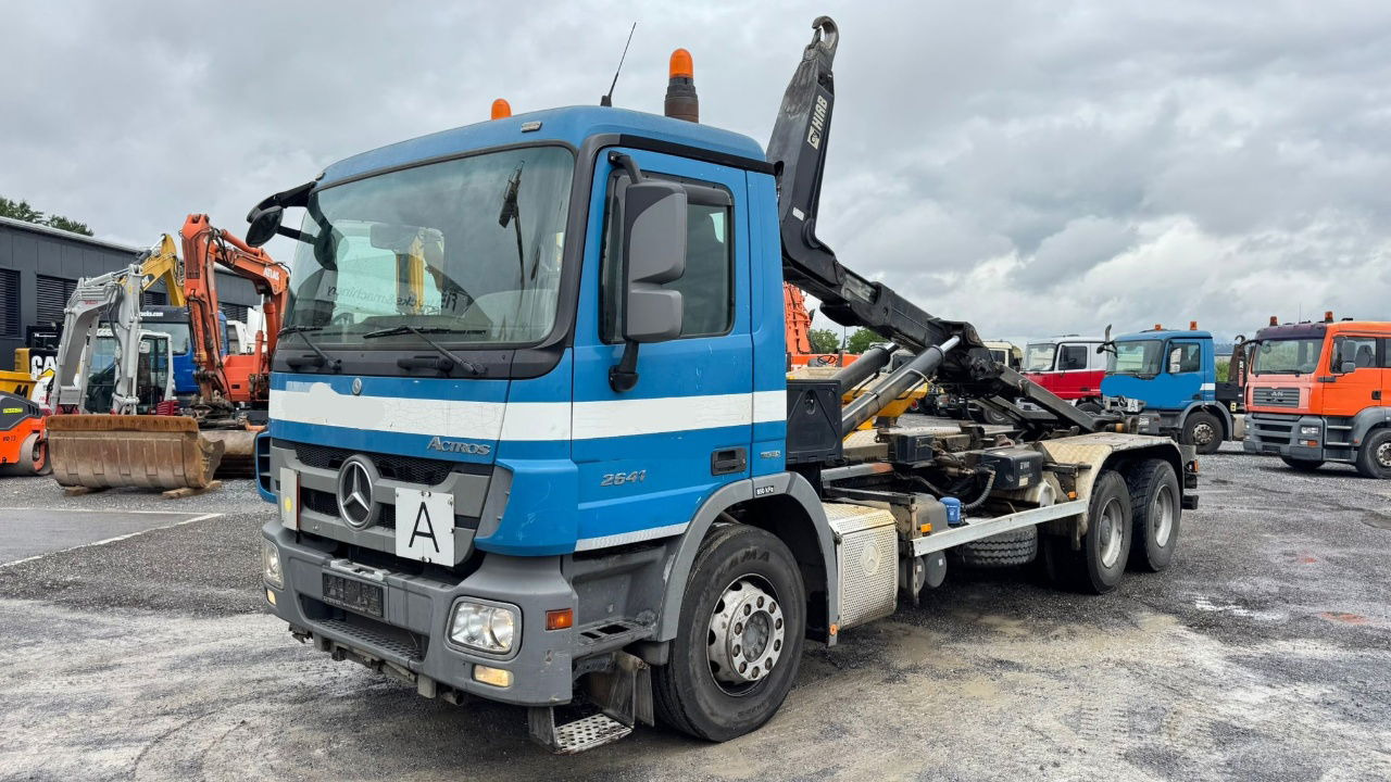 Autocarro portacontainer/ Caisse interchangeable Mercedes-Benz Actros 2641 6x4 hiab abroll tipper - spring: foto 9