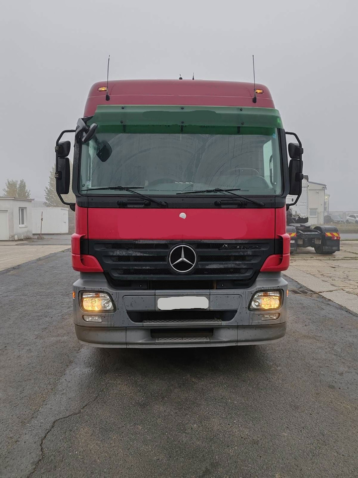 Mercedes-Benz Actros 2644L 6X4 stake body - Palfinger crane PK18500 - Autocarro con pianale/ Cassone fisso: foto 3 Mercedes-Benz Actros 2644L 6X4 stake body - Palfinger crane PK18500 - Autocarro con pianale/ Cassone fisso: foto 3