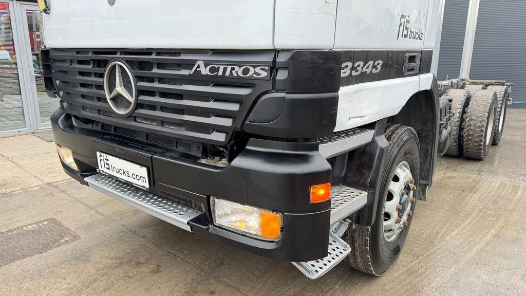 Mercedes-Benz Actros 3331 B 6x4 chassis - big axle - Autocarro telaio: foto 2 Mercedes-Benz Actros 3331 B 6x4 chassis - big axle - Autocarro telaio: foto 2