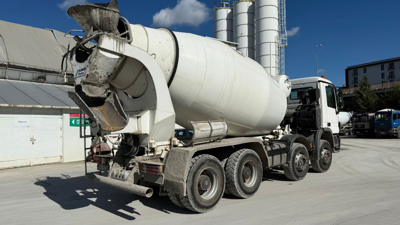 Mercedes-Benz Actros 3532 8x4 beton Schwing mixer 10m3 - Autobetoniera: foto 4 Mercedes-Benz Actros 3532 8x4 beton Schwing mixer 10m3 - Autobetoniera: foto 4