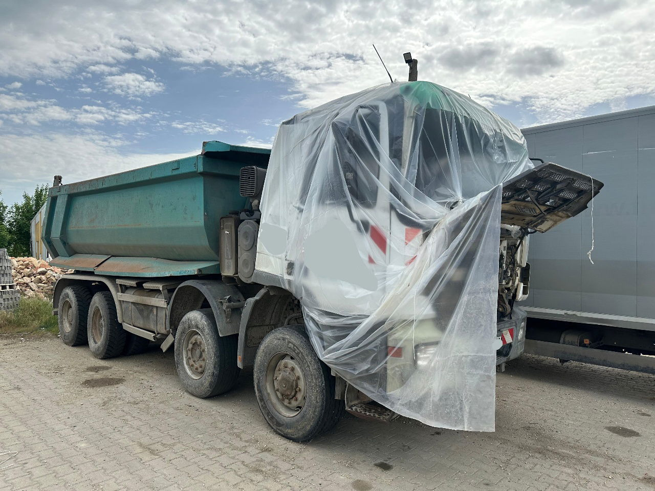 Mercedes-Benz Actros 4141 K 8x6 mulda tipper - damaged - Autocarro ribaltabile: foto 1 Mercedes-Benz Actros 4141 K 8x6 mulda tipper - damaged - Autocarro ribaltabile: foto 1