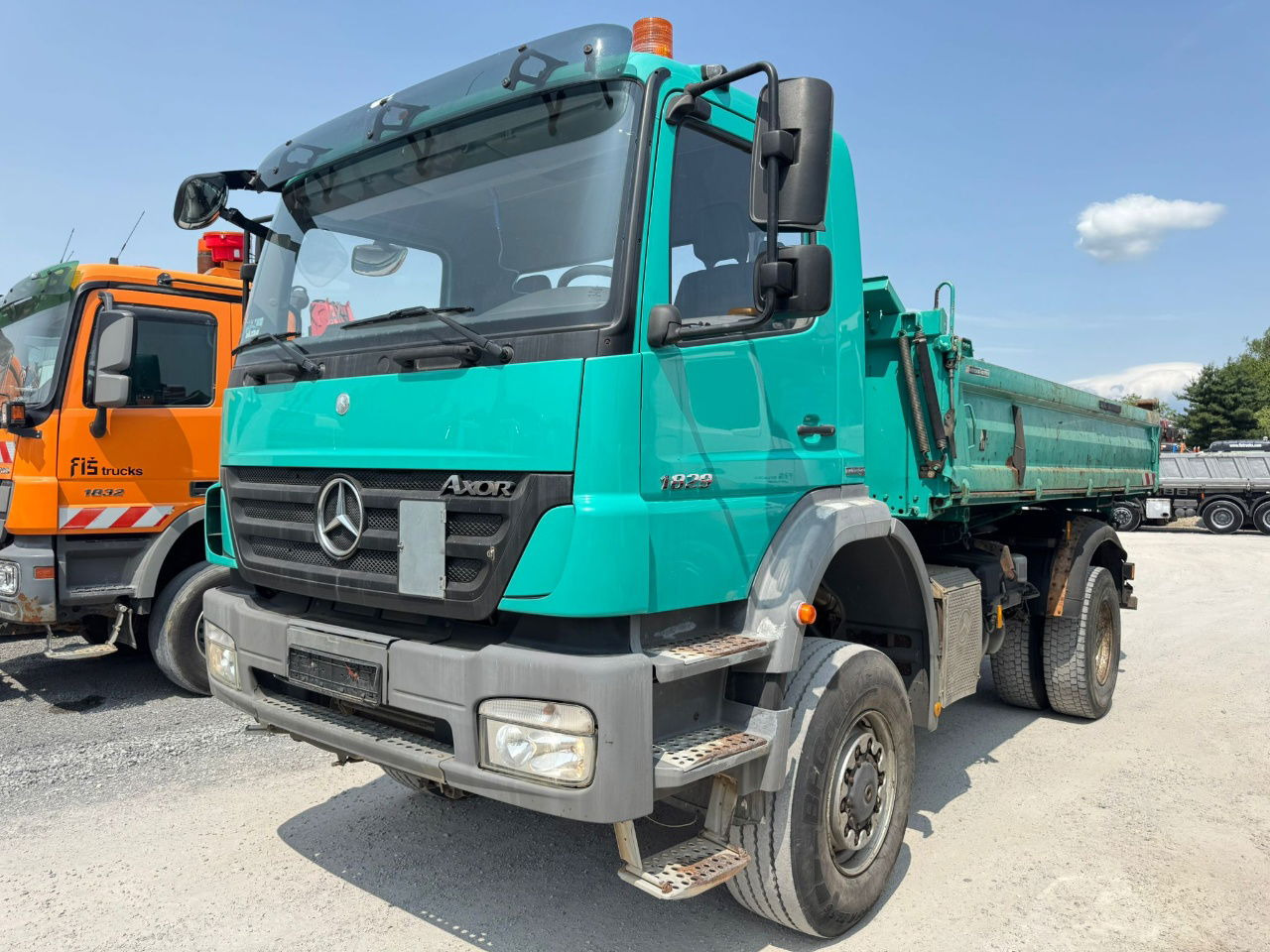 Mercedes-Benz Axor 1829 K 4x4 meiller tipper - Spring - Autocarro ribaltabile: foto 1 Mercedes-Benz Axor 1829 K 4x4 meiller tipper - Spring - Autocarro ribaltabile: foto 1