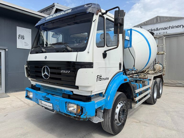 Mercedes-Benz SK 2527 6x4 liebherr mixer 7m3 - Autobetoniera: foto 1 Mercedes-Benz SK 2527 6x4 liebherr mixer 7m3 - Autobetoniera: foto 1