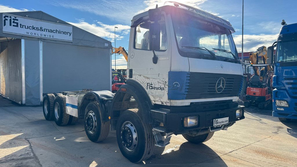Mercedes-Benz SK 3234 8x4 chassis - Autocarro telaio: foto 3 Mercedes-Benz SK 3234 8x4 chassis - Autocarro telaio: foto 3