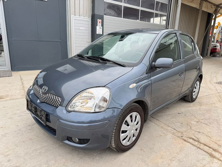 Hatchback Toyota Yaris 1.3 - Petrol - 5 Doors - AC: foto 1