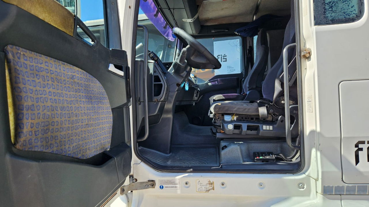 Leasing di  MAN TGA 18.413 4X2 tractor unit MAN TGA 18.413 4X2 tractor unit: foto 18