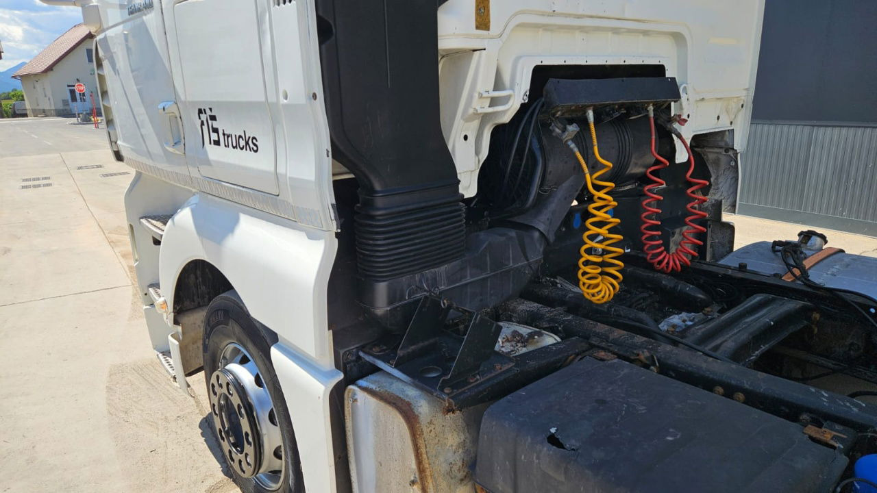 Leasing di  MAN TGA 18.413 4X2 tractor unit MAN TGA 18.413 4X2 tractor unit: foto 12