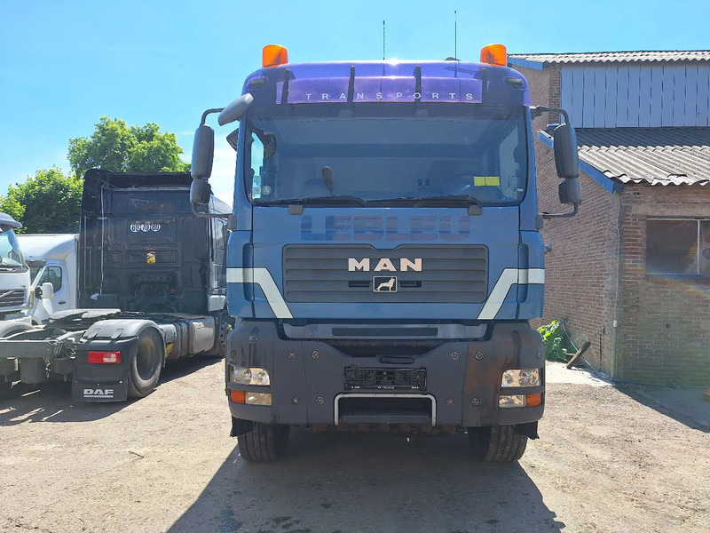 MAN TGA 26.400 26.400 TGA - Camion con gru: foto 2 MAN TGA 26.400 26.400 TGA - Camion con gru: foto 2