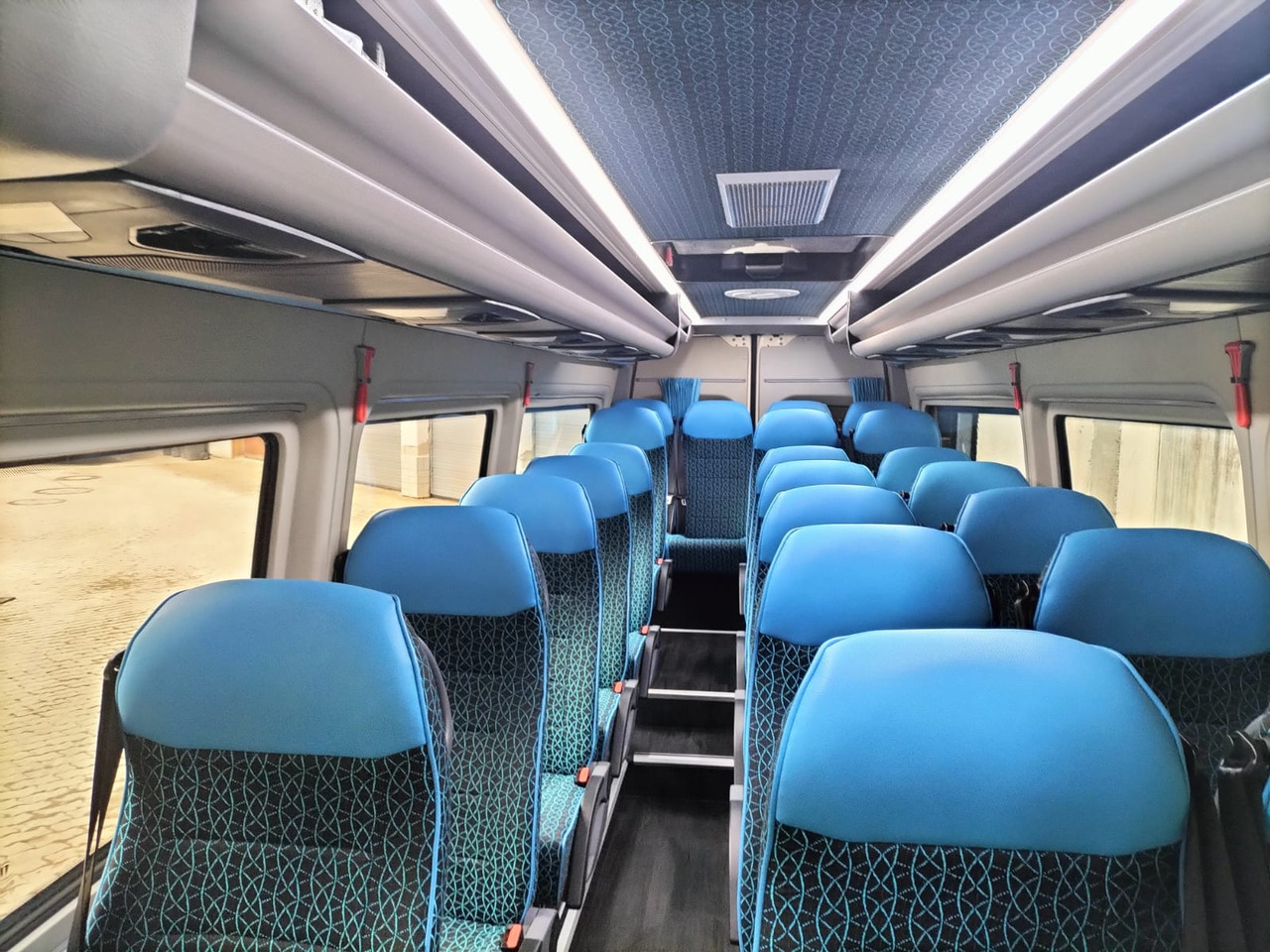 Mercedes Benz Sprinter 519cdi / Reisebus / ATOS 22+1+1 / Automatik / Telma / TV / Kühlschrank / USB - Minibus, Pulmino: foto 5 Mercedes Benz Sprinter 519cdi / Reisebus / ATOS 22+1+1 / Automatik / Telma / TV / Kühlschrank / USB - Minibus, Pulmino: foto 5