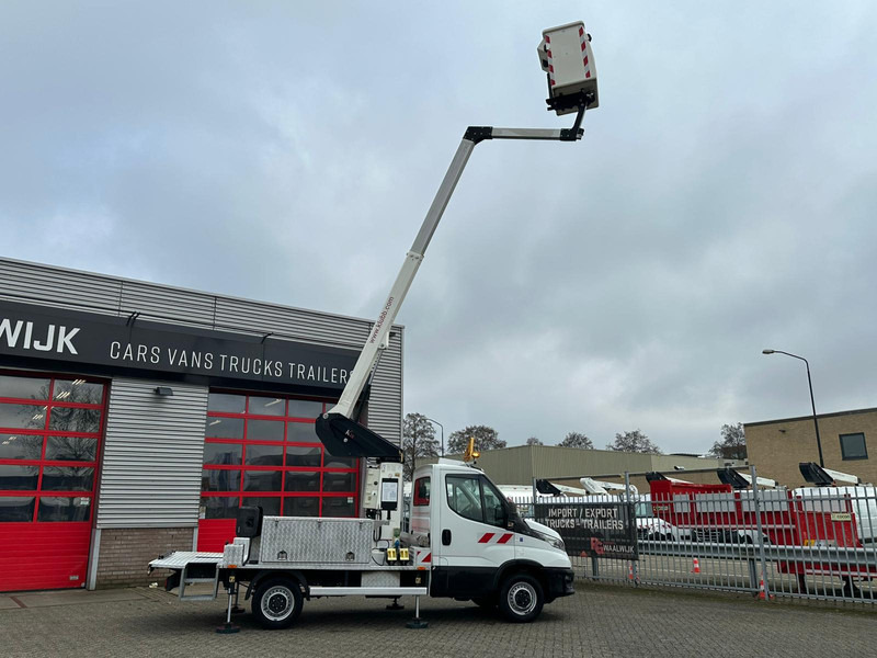 Iveco Daily 35S14 APK 29-08-2026, 4x gestempeld Km 64.779 - Furgone: foto 2 Iveco Daily 35S14 APK 29-08-2026, 4x gestempeld Km 64.779 - Furgone: foto 2