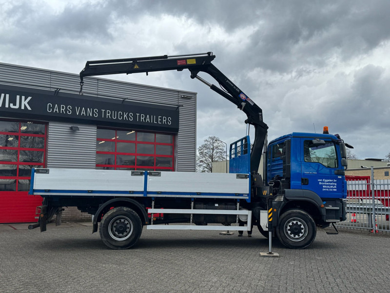 MAN TGM 18-290 4x4 Kraan met Open laadbak HMF Kraan 13 T - Camion con gru: foto 2 MAN TGM 18-290 4x4 Kraan met Open laadbak HMF Kraan 13 T - Camion con gru: foto 2