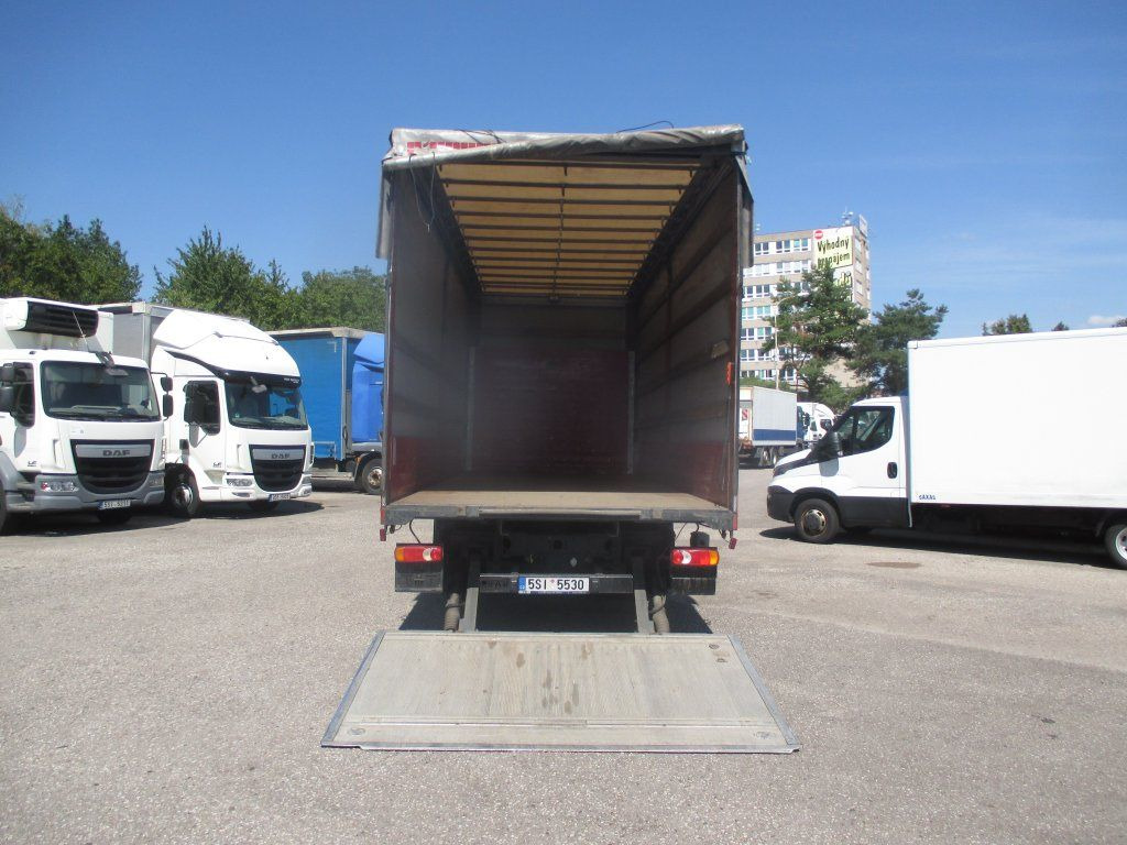 DAF LF 260 - Camion centinato: foto 4 DAF LF 260 - Camion centinato: foto 4