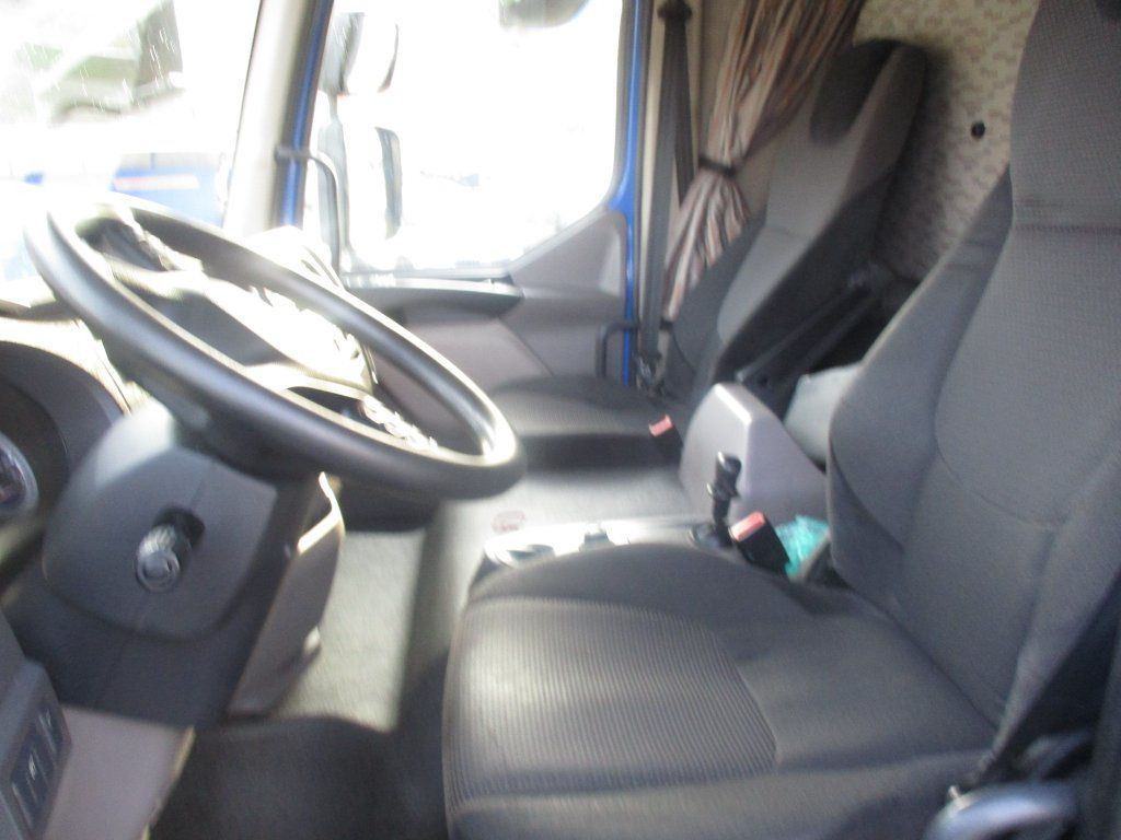 DAF LF 290 FA - Autocarro con pianale/ Cassone fisso: foto 4 DAF LF 290 FA - Autocarro con pianale/ Cassone fisso: foto 4
