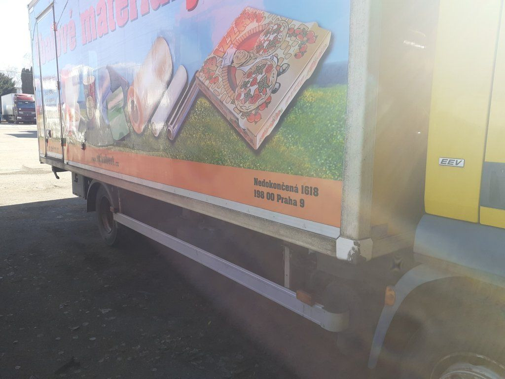 DAF LF45.210 mit Carrier Motorschaden engineproblem - Autocarro frigorifero: foto 5 DAF LF45.210 mit Carrier Motorschaden engineproblem - Autocarro frigorifero: foto 5