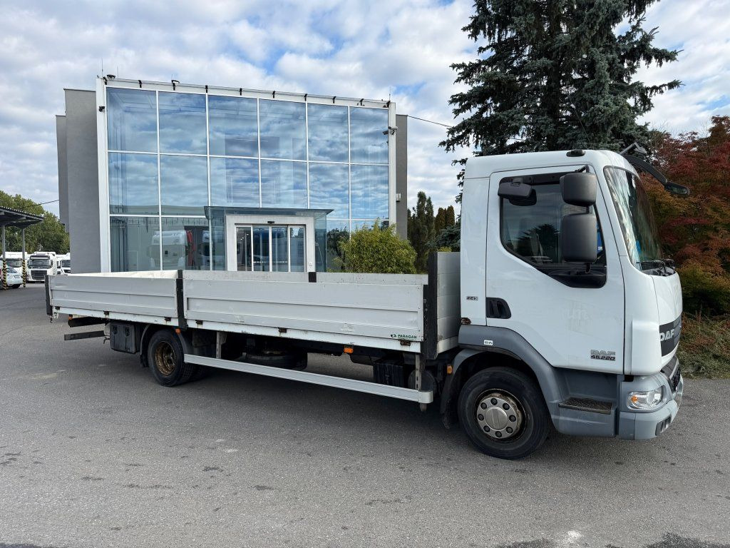 DAF LF45.220 EURO 5 - Autocarro con pianale/ Cassone fisso: foto 3 DAF LF45.220 EURO 5 - Autocarro con pianale/ Cassone fisso: foto 3