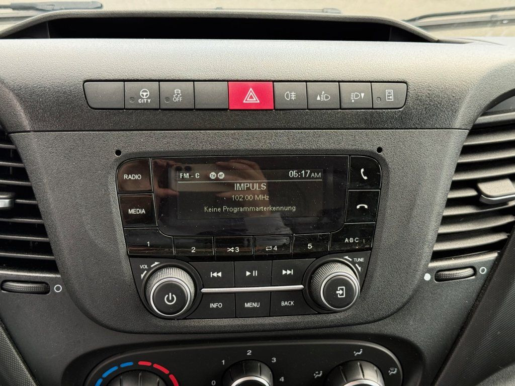 Furgone box Iveco 35C16 Daily: foto 17