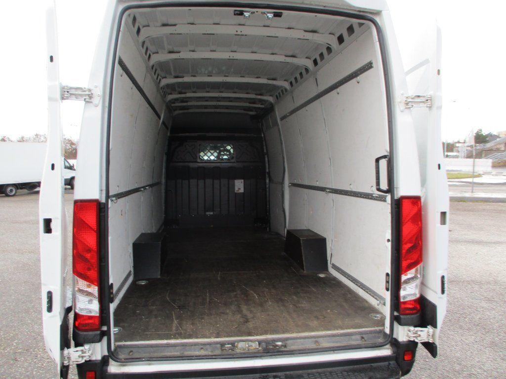 Iveco Daily 35S16 Hi Matic - Furgone chiuso: foto 5 Iveco Daily 35S16 Hi Matic - Furgone chiuso: foto 5