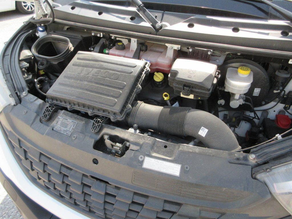 Furgone chiuso Iveco Daily 35S16: foto 13