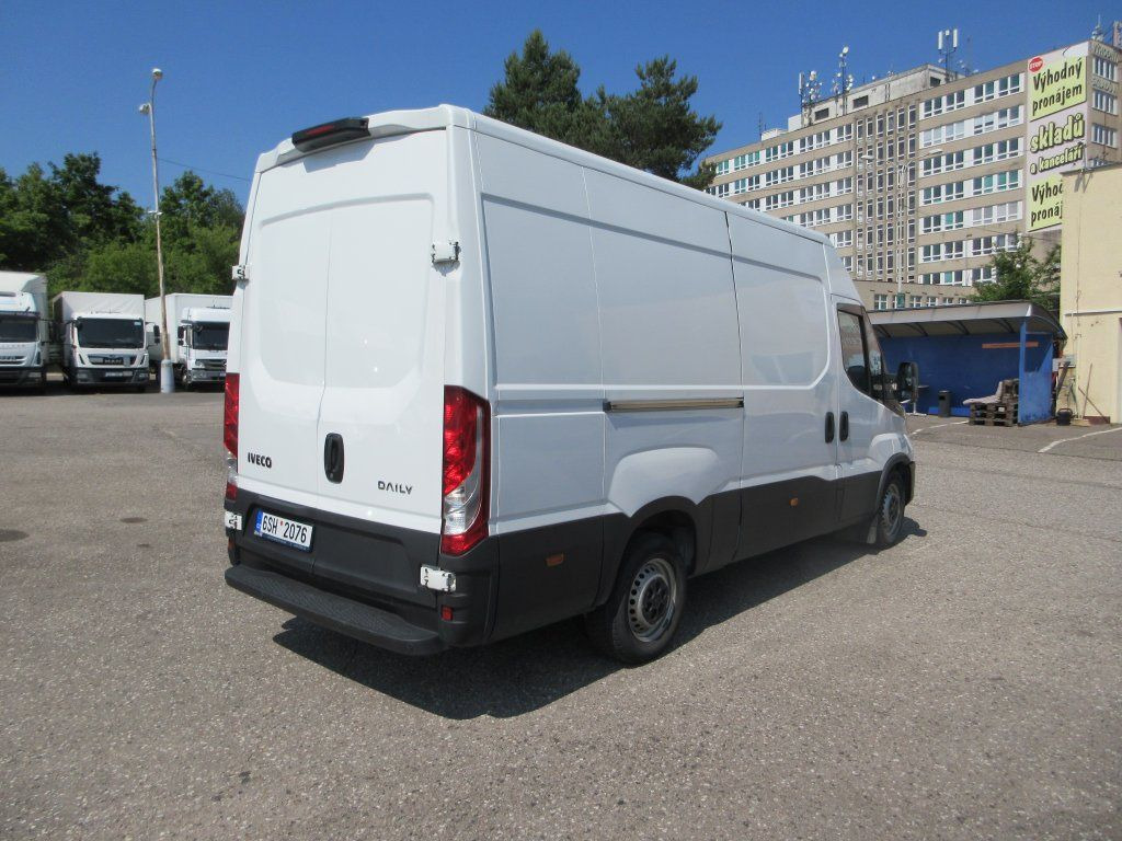 Iveco Daily 35S16 - Furgone chiuso: foto 3 Iveco Daily 35S16 - Furgone chiuso: foto 3