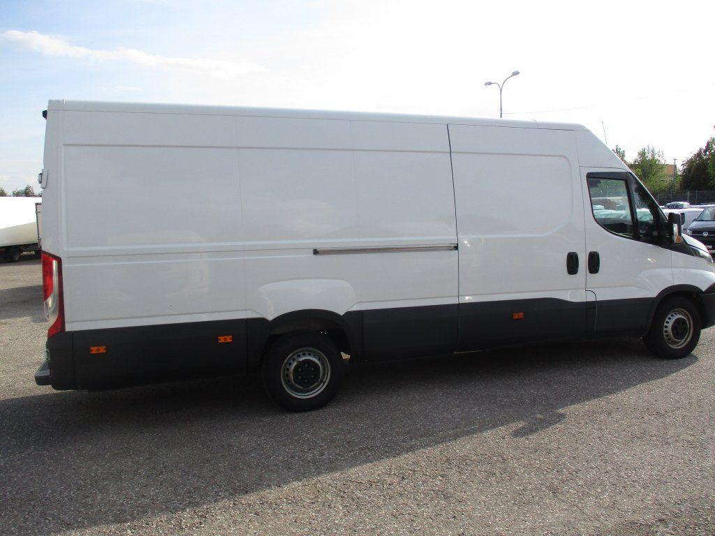 Iveco Daily 35S16 - Furgone chiuso: foto 4 Iveco Daily 35S16 - Furgone chiuso: foto 4
