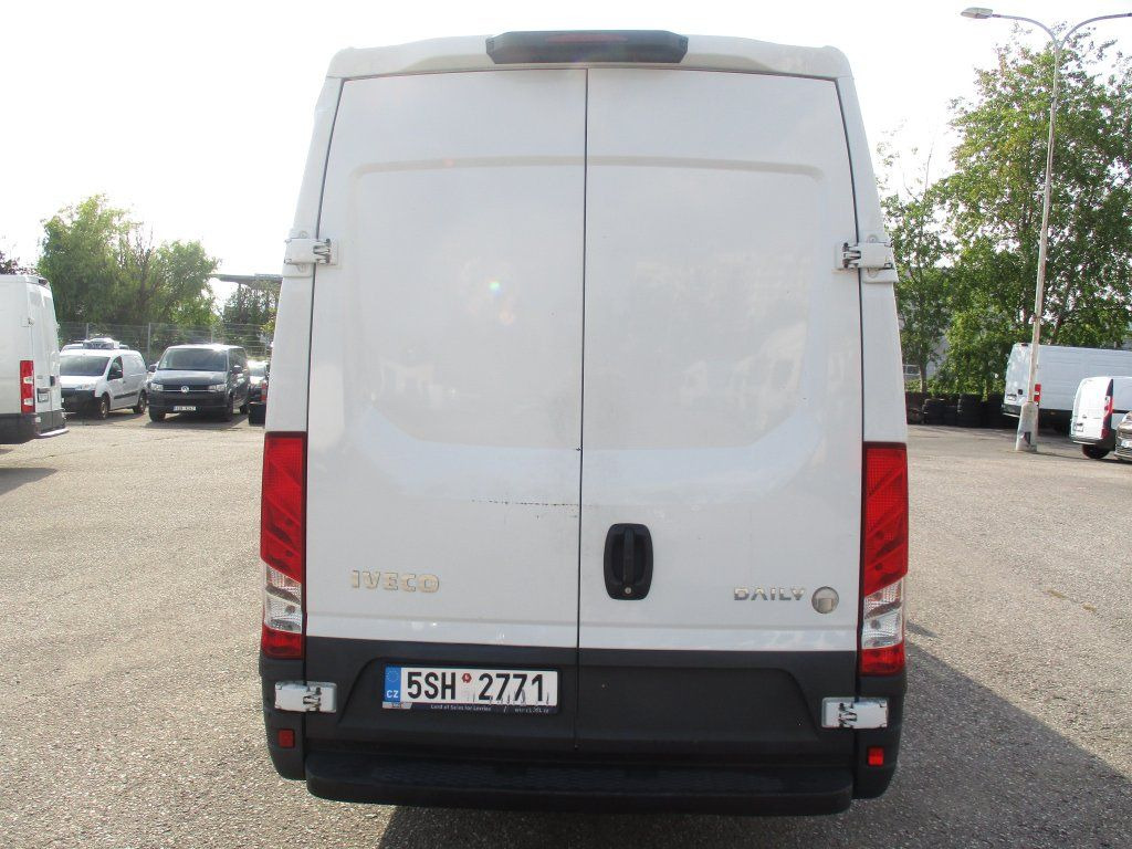 Iveco Daily 35S16 - Furgone chiuso: foto 5 Iveco Daily 35S16 - Furgone chiuso: foto 5