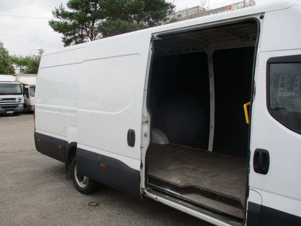 Iveco Daily 35S16 - Furgone chiuso: foto 5 Iveco Daily 35S16 - Furgone chiuso: foto 5