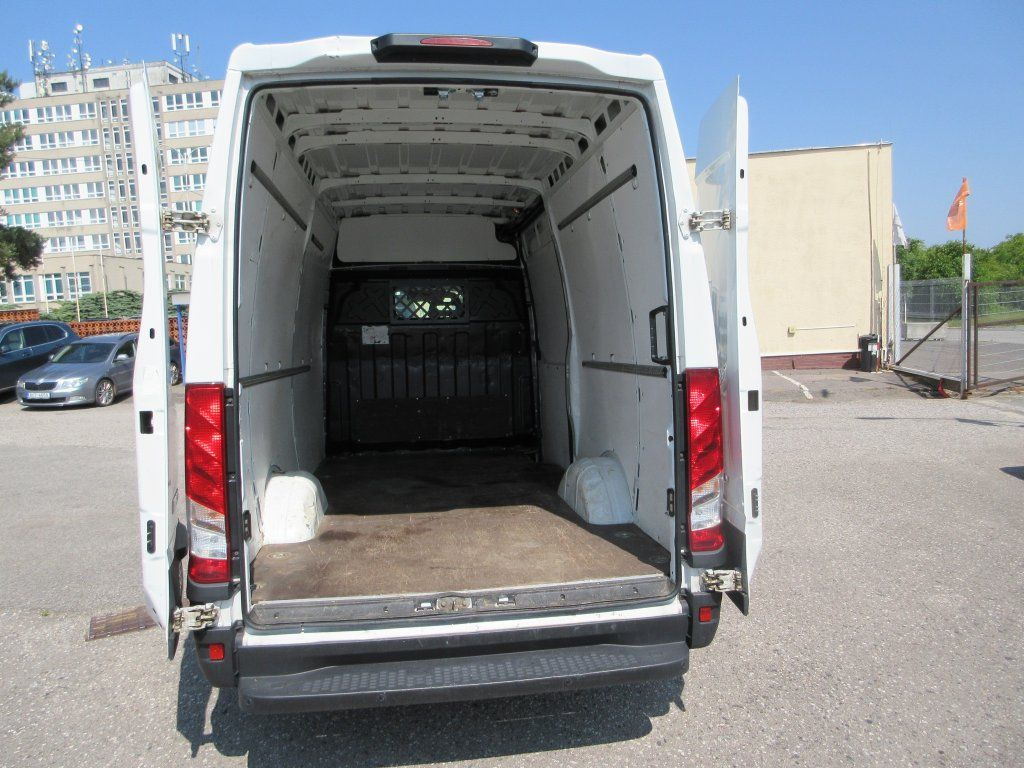 Iveco Daily 35S16 - Furgone chiuso: foto 4 Iveco Daily 35S16 - Furgone chiuso: foto 4