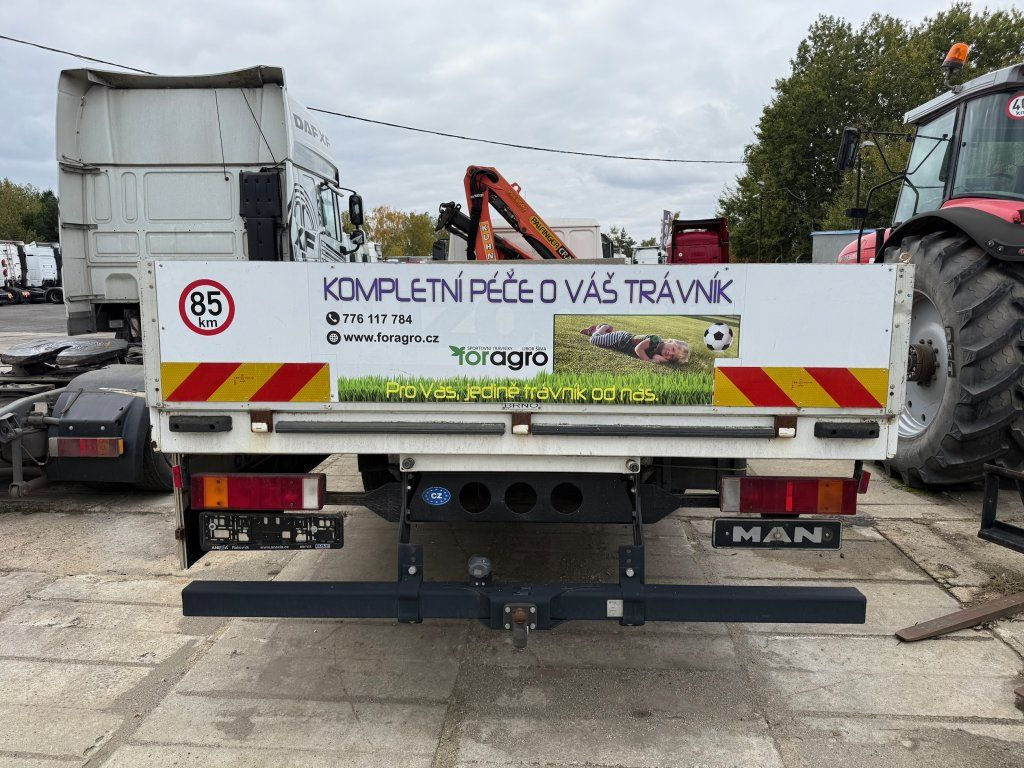 MAN 12.185 EURO 3 Kran UNBEWEGLICH - Camion con gru: foto 4 MAN 12.185 EURO 3 Kran UNBEWEGLICH - Camion con gru: foto 4