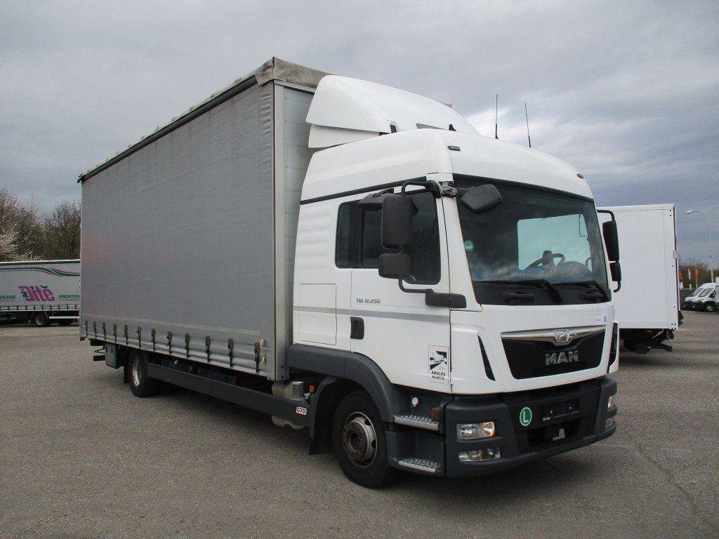 MAN TGL12.250 - Camion centinato: foto 3 MAN TGL12.250 - Camion centinato: foto 3
