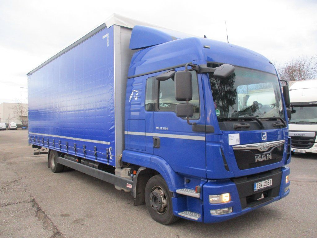 MAN TGL12.250 - Camion centinato: foto 2 MAN TGL12.250 - Camion centinato: foto 2