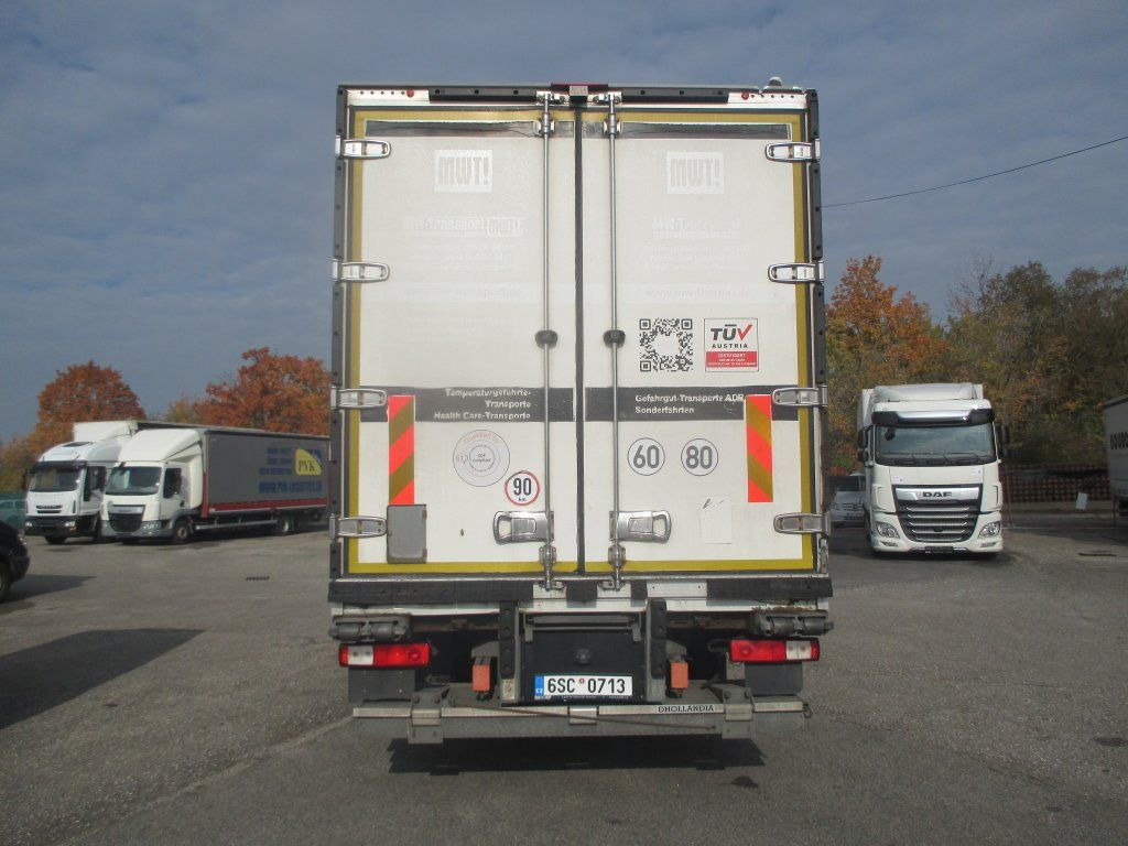 Renault D18 320 - Autocarro frigorifero: foto 5 Renault D18 320 - Autocarro frigorifero: foto 5